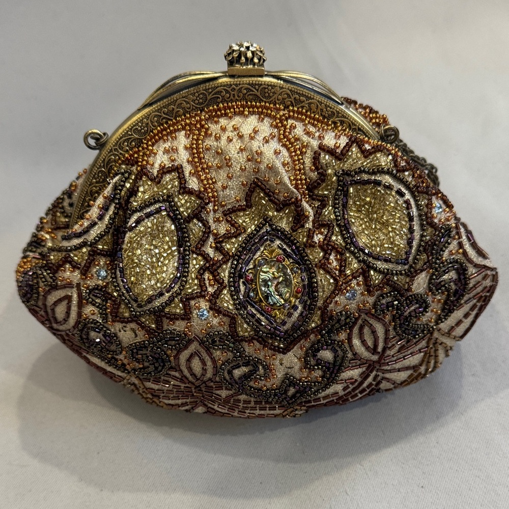 Vintage Beaded Evening Bag – Gold, Brown & Mother of Pearl – Kiss Lock Closure - Picture 2 of 12